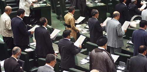 هیات رئیسه موقت مجلس دهم مراسم تحلیف خود را به جای آورد هیات رئیسه موقت مجلس دهم مراسم تحلیف خود را به جای آورد