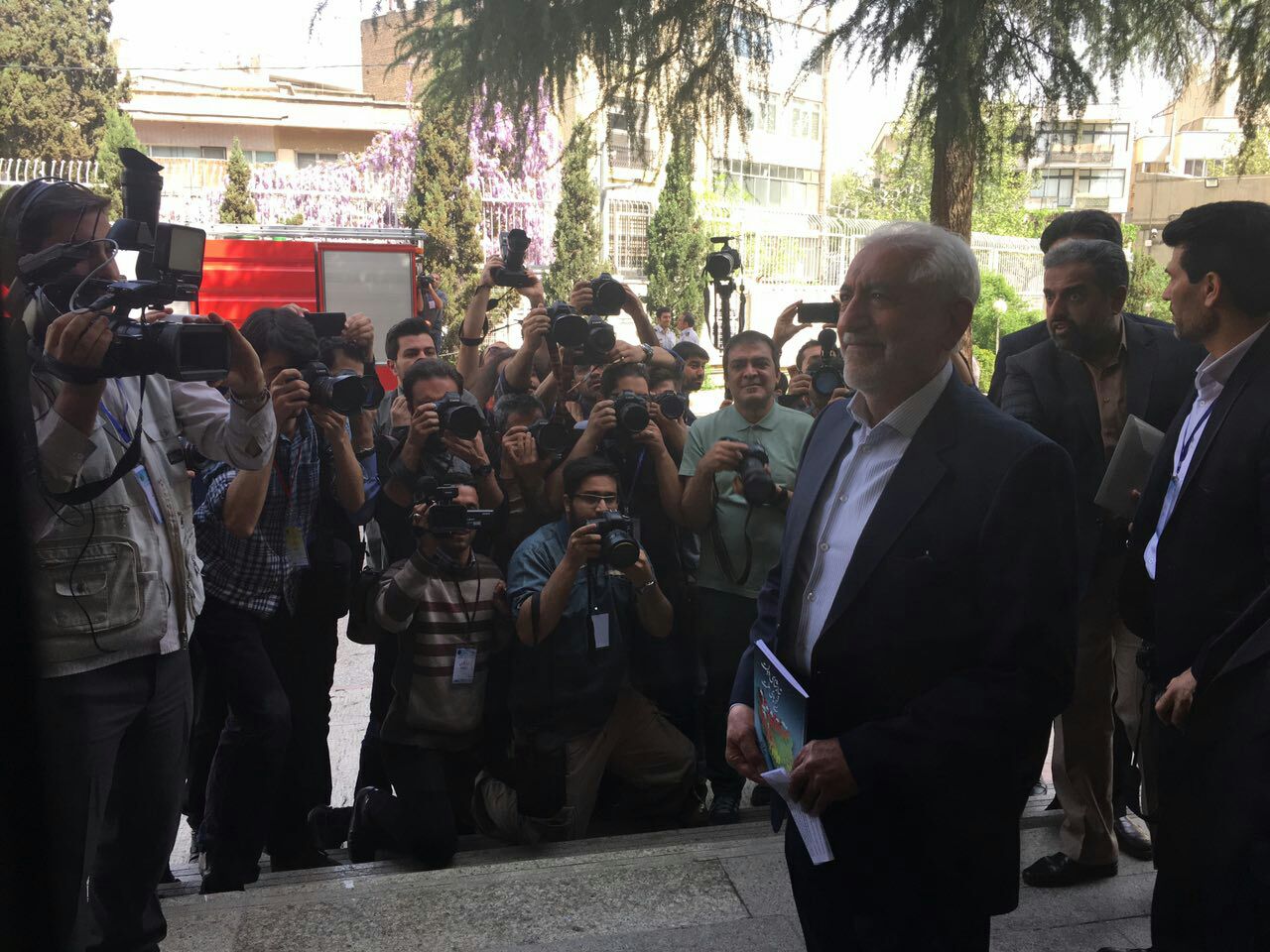 آغاز سومین روز ثبت نام انتخابات ریاست جمهوری/ کماکان حضور پر رنگ بی‌نام و نشان‌ها/ هاشمی‌طبا: باید در اولويت‌هایمان تجديد نظر شود