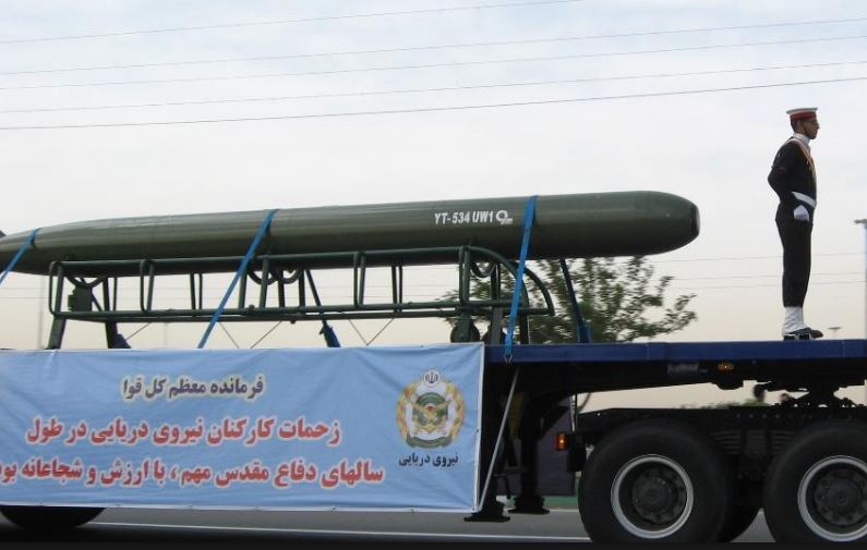 نمایش تجهیزاتی دفاعی؛ از رژه سامانه S300 تا غرش جنگنده‌های نهاجا/ روحانی: نیروهای مسلح در خط مقدم حفظ منافع ملی هستند