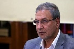 آب بازی یک وزیر با کودکان در استخر + فیلم