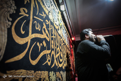 مراسم عزاداری شب‌دوم محرم در هیئت ریحانه‌الحسین