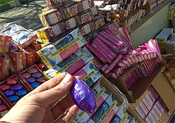 واژگونی وحشتناک کامیون پس از فرونشست جاده + فیلم