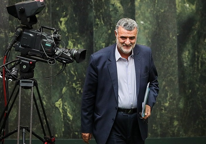 سعیدی: آقای حجتی! یک بار به میان کشاورزان می‌آمدید و درد آنان را می‌شنیدید! / حجتی: طرفدار تخلف، فساد و سوء استفاده نیستیم