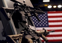 خروج آتش سبزرنگ از فاضلاب دانشگاه تگزاس + فیلم