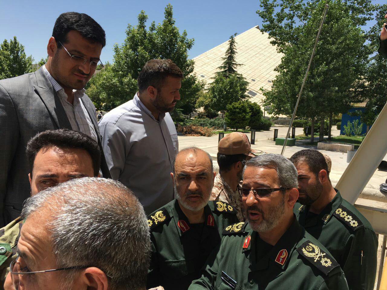تیراندازی افراد ناشناس در راهروهای مجلس و حرم امام راحل/ دو نفر در جریان تیراندازی مجلس شهید شدند/یک ضارب در حرم خود را منفجر کرد/ در صورت مشاهده افراد مشکوک با 113 تماس بگیرید + فیلم