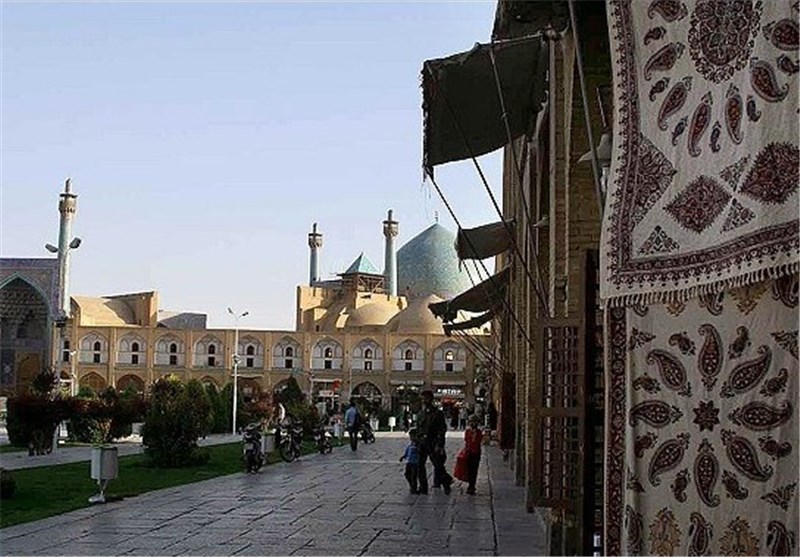 از شستشوی پارچه قلمکار در زاینده رود تا صدای چکش مس گرها در میدان نقش جهان