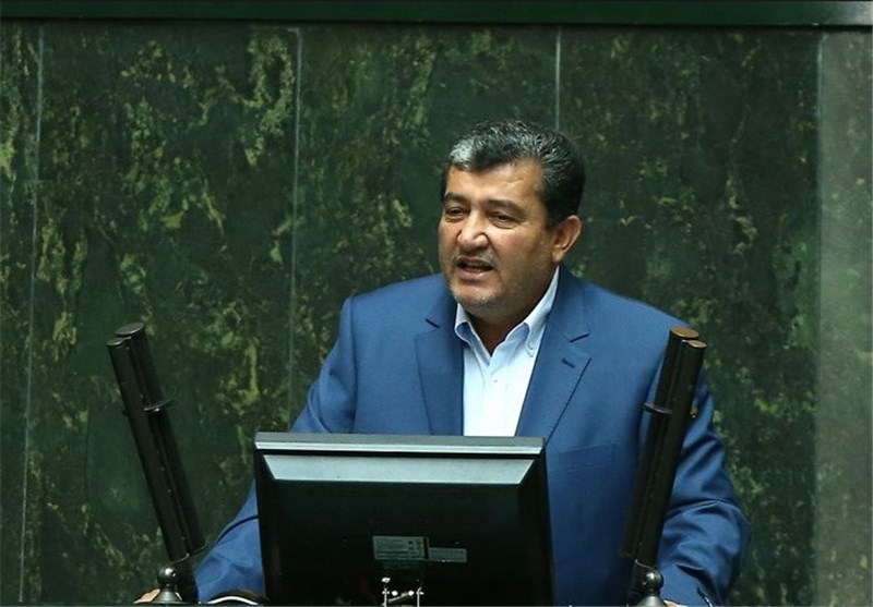 اقدام دولت برای بررسی لایحه تفکیک سه وزارتخانه ظرف مدت 72 ساعت بسیار عجولانه بود