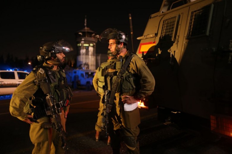صهیونیست‌ها 12 جوان فلسطینی را در کرانه غربی قدس بازداشت کردند