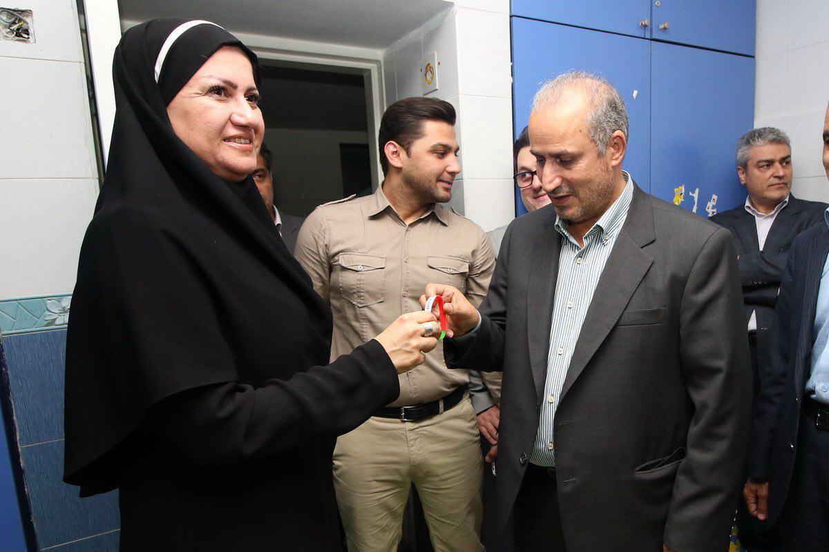 ورزشكاران و مسئولان ورزشی در شيرخوارگاه آمنه + تصاویر