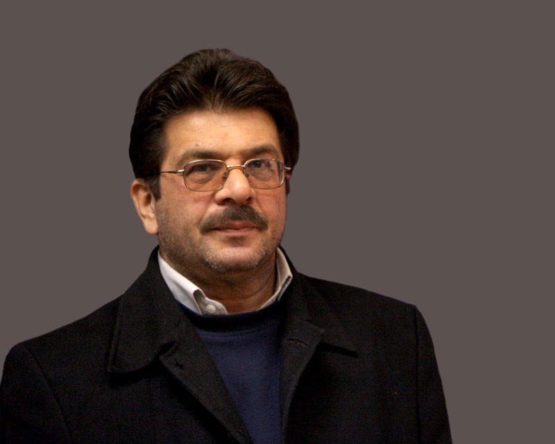 شرفشاهی مجموعه 20 یادداشت طنز مطبوعاتی‌اش را منتشر می‌کند