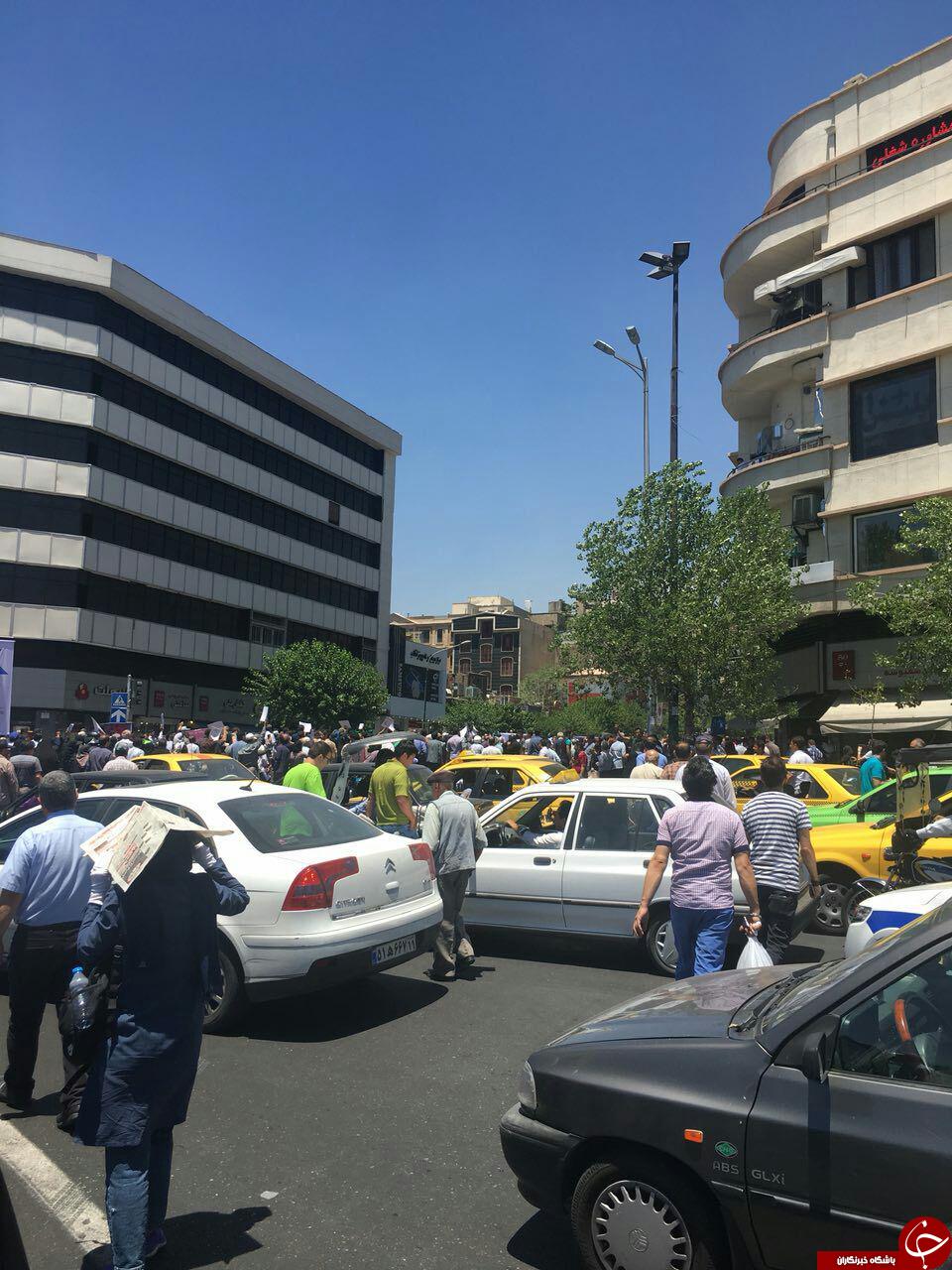 تجمع مالباختگان در میدان انقلاب + تصاویر