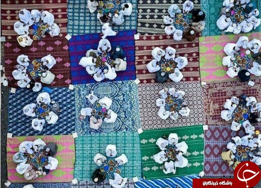 نمایی زیبا و متفاوت از مراسم افطاری روزه‌داران+عکس