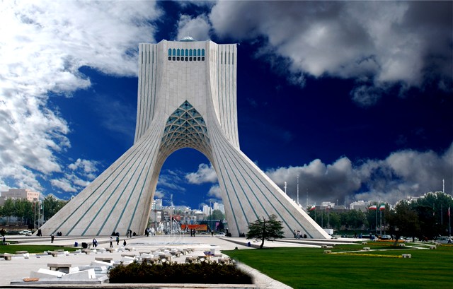 عکسی جالب از برج آزادی از فراز برج میلاد