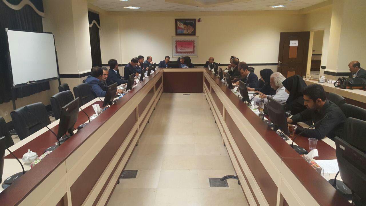 فردا ادارات دولتی استان مرکزی دو ساعت زودتر تعطیل می شوند