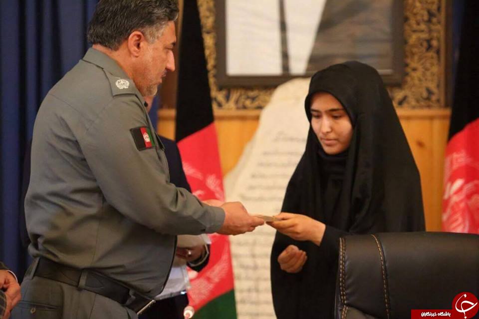 کمک مالی ریاست اجراییه به قربانیان حادثۀ انفجار در مسجد جامع هرات
