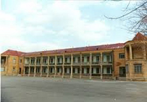 دبیرستان تاریخی امام خمینی(ره) بروجرد مرمت می‌شود