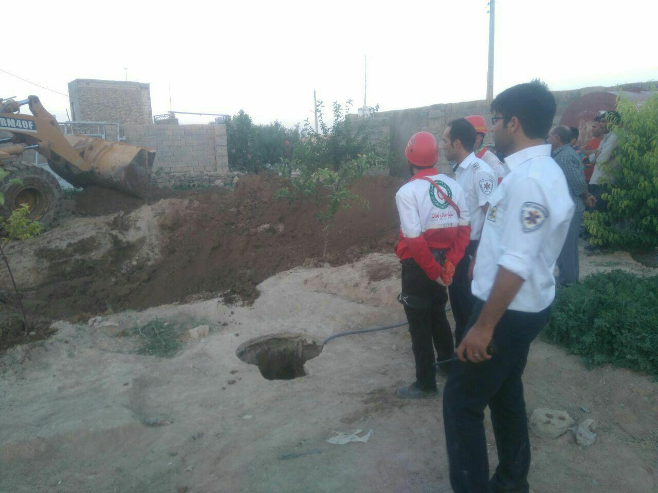 فرد محبوس شده در چاه جان خود را از دست داد /این حادثه 4کشته و دو مصدوم برجای گذاشت+تصاویر