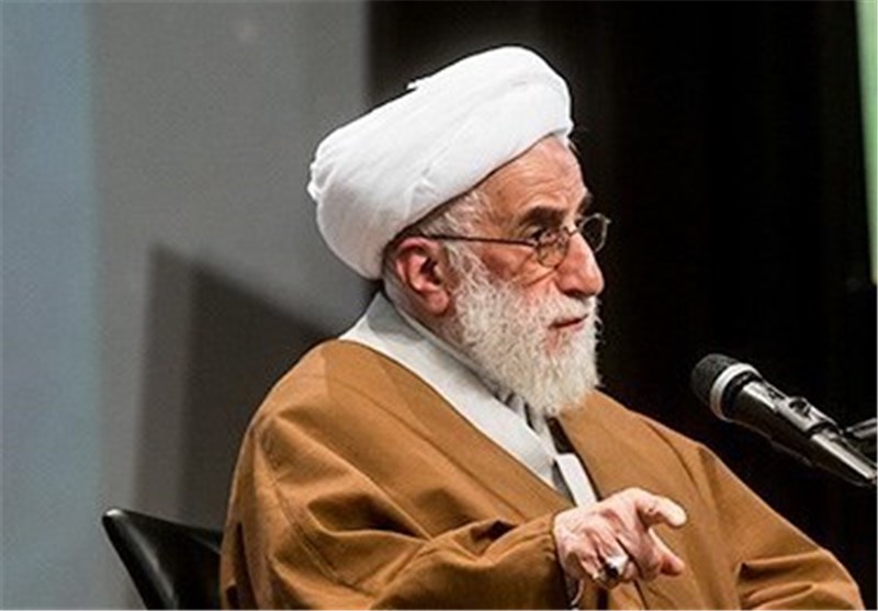 آیت‌الله جنتی در راهپیمایی روز قدس قم شرکت کرد