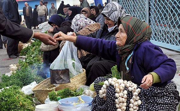 وقتی لقمه را دور سر محرومان می چرخانند/ طرح حمايتي به دليل استقبال مردم متوقف شد!