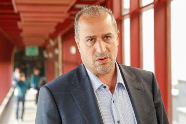 سروش رفیعی از پرسپولیس نرفته است/مشکلات خانوادگی و مالیاتی گریبانگیر مسی و نیمار/علیمنصور زیدان را به ایران می آورد؟