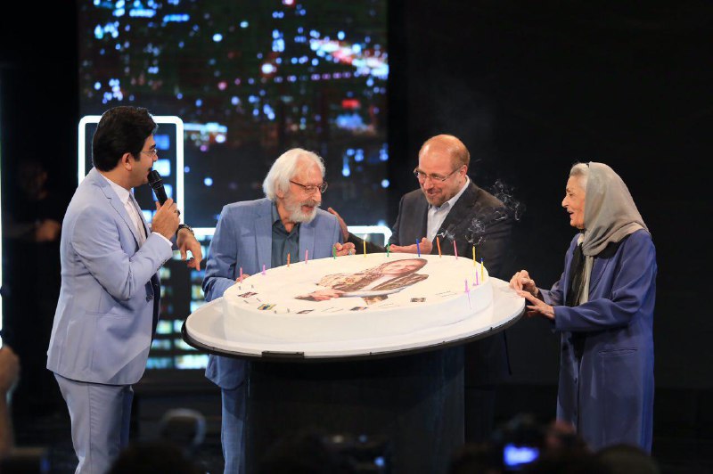 متن و حاشيه اختتاميه ششمين جشنواره فيلم شهر/ از شوخی مجری با شهردار تهران تا تمجيد مهران مديری از فيلمبردار معروف/ معرفی بهترين بازيگران و كارگردانان در بخش های مختلف
