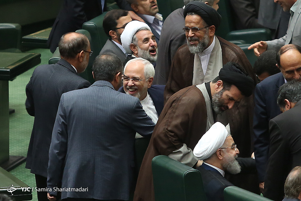 تذکر ناشتای لاریجانی به نمایندگان مجلس/ اقدام آتش به اختیار امیدی‌ها درباره غلامی/ روحانی شرق و غرب را بین دو وزیر جمع کرد!
