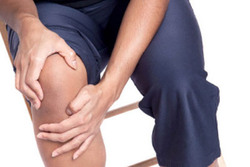 بررسی آرتروز و خشکی زانو از نگاه طب سنتی + فیلم