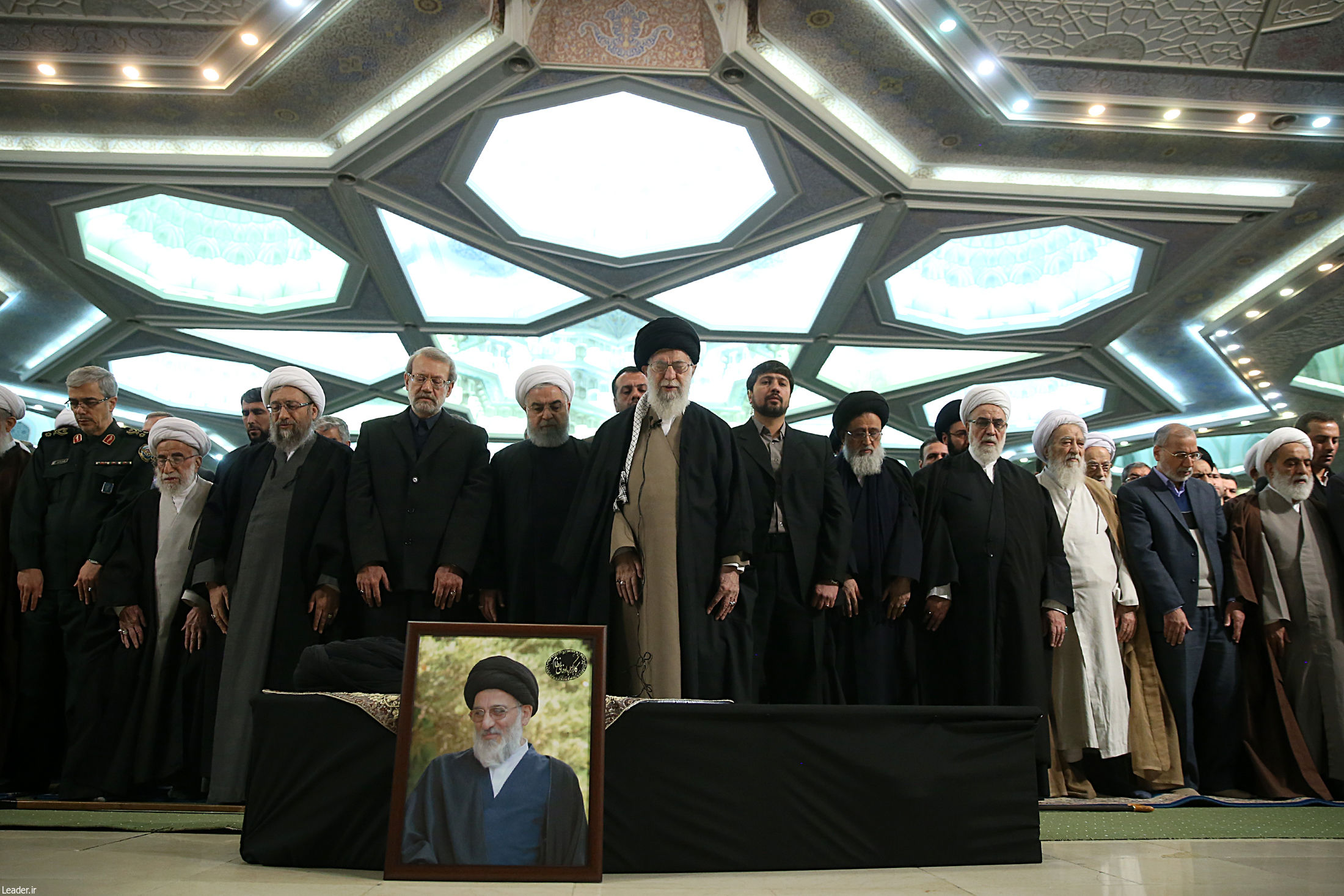 رهبر انقلاب بر پیکر آیت الله هاشمی‌شاهرودی نماز اقامه کردند/ برگزاری مراسم تشییع پیکر مرحوم آیت‌الله هاشمی شاهرودی