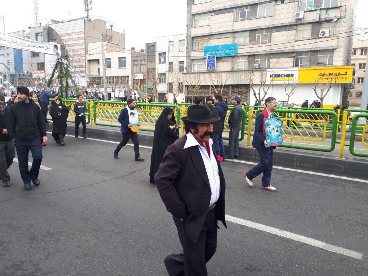 از حضور همکاران جناب خان در راهپیمایی ۲۲ بهمن تا برآورده شدن آرزوی یک جانباز برای دیدن ۴۰ سالگی انقلاب + تصاویر