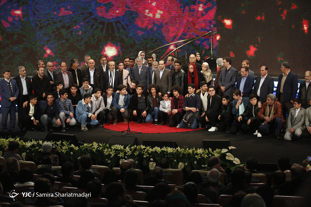 پایان کار اختتامیه سی و هفتمین جشنواره فیلم فجر/سینمای ایران به احترام «۲۳ نفر» تمام قد ایستاد