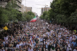 راهپیمایی ضداستکباری مردم قم پس از اقامه نماز جمعه