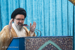 راهپیمایی ضداستکباری مردم قم پس از اقامه نماز جمعه