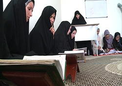 چرخی که با تولید قطعات برقی می‌چرخد + فیلم