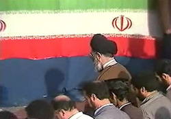 مروری بر شش تجربه‌ی مهم ملت ایران در مقابل بدعهدی‌های آمریکا  +فیلم