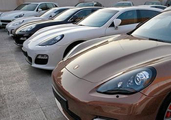 رقابت شگفت انگيز گران قيمت ترين خودروهای جهان كه متحيرتان مى‌كند + فیلم