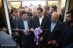 بازدید سورنا ستاری از شرکت دانش بنیان تولید داروی زیست‌فناوری