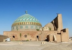 تصویری جالب از هلال ماه بر فراز گنبد مسجد النبی