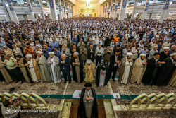 نماز عید قربان در آستان مقدس امام زادگان پنج تن لویزان