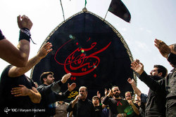 آیین خیمه سوزان در میدان امام حسین(ع)