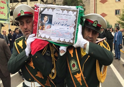 تشییع پیکر پاک شهید سید نورخدا موسوی جانباز ۱۰۰ درصد / حضور باشکوه مردم در مراسم بدرقه شهید وطن+ تصاویر