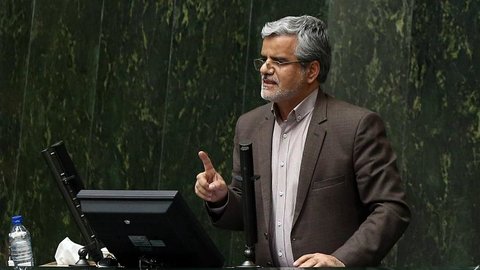 دژپسند:در شرایط فعلی هیچ فردی نمی‌تواند ادعای معجزه‌آسایی داشته باشد/شریعتمداری در صحن علنی مجلس:ترجیح می‌دادم در وزارت‌خانه صمت به کار ادامه می‌دادم/فیضی: چگونه با سفارش و لابی یک وزیر یک شبه انتخاب شدید؟