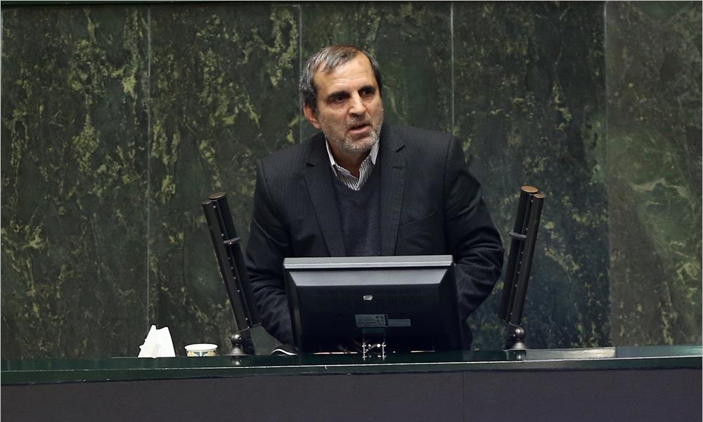 دژپسند:در شرایط فعلی هیچ فردی نمی‌تواند ادعای معجزه‌آسایی داشته باشد/شریعتمداری در صحن علنی مجلس:ترجیح می‌دادم در وزارت‌خانه صمت به کار ادامه می‌دادم/فیضی: چگونه با سفارش و لابی یک وزیر یک شبه انتخاب شدید؟