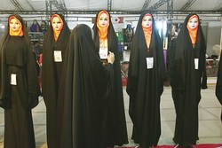 حکایت چادری شدن یک دختر جوان در نمایشگاه «گوهر زیبایی» + فیلم
