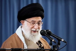 استقبال از پیکر ۴۶ شهید دوران دفاع مقدس در مرز مهران + فیلم