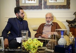 آواز دلنشین مرحوم استاد مشایخی در برنامه تحویل سال نو ۹۸ + فیلم