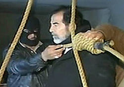 پناه گرفتن مردم در حرم امام حسین (ع) از ترس صدام + فیلم