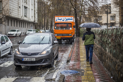 انعکاس شهر پس از باران‎