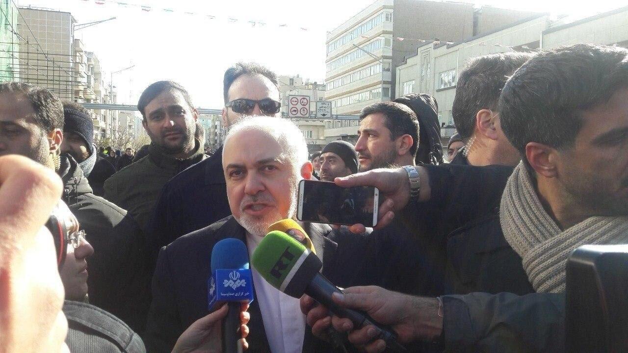 راهپیمایی ۲۲ بهمن در تهران آغاز شد/ «میدان آزادی» در انتظار سپاه «سلیمانی»