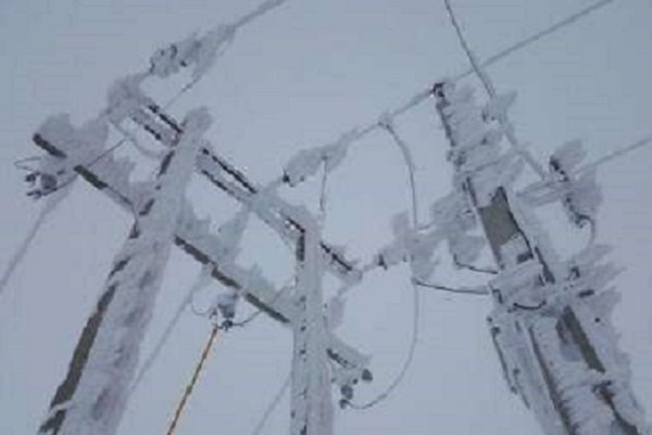 احتمال وقوع کولاک و بهمن در نواحی کوهستانی گیلان / امداد رسانی ۱۲۰ خودروی کمک‌دار سپاه به مردم