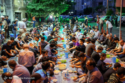 اجرای زنده محمد اصفهانی در افطاری پل طبیعت